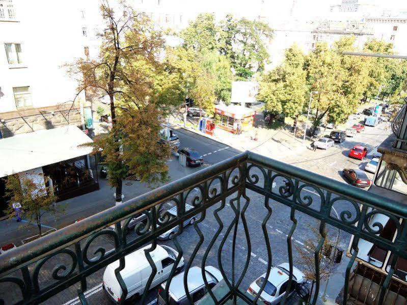 Hostel Kreshatik Kiev Ngoại thất bức ảnh